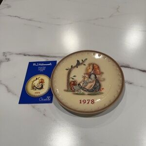 Vintage 1978 8th Annual MJ Hummel Collectors Plate HUM271
